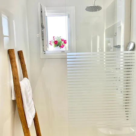 Anita & Milos 公寓式酒店 阿达玛斯