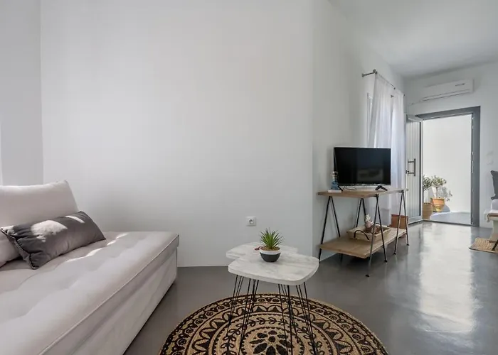 Апарт-отель Anita & Milos Адамас